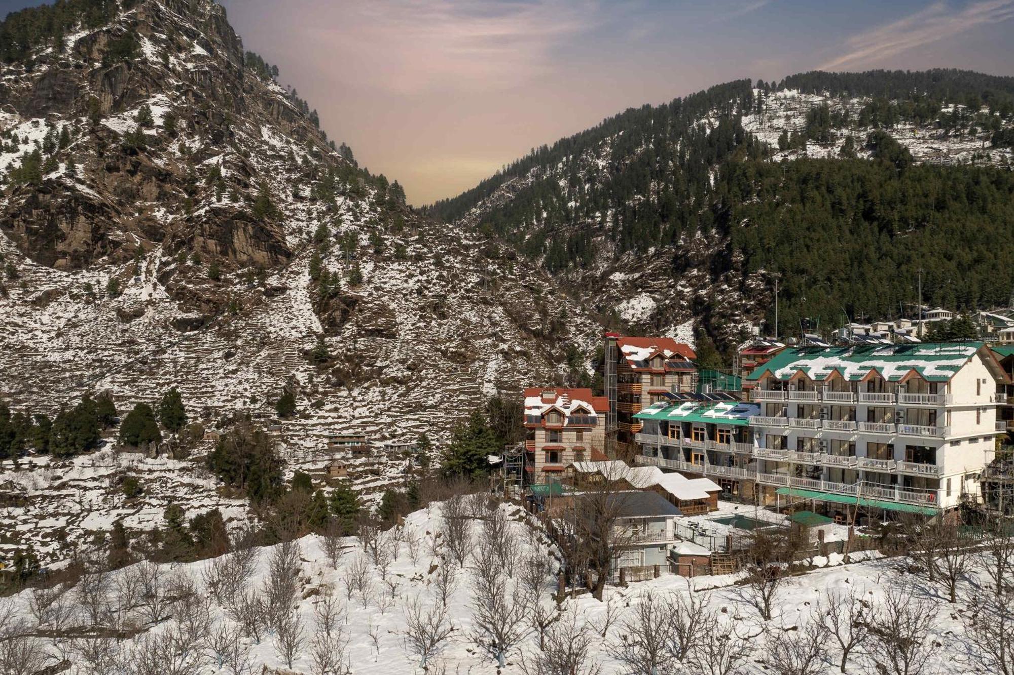 Echor Himalayan Heights Luxe Manali Hotel Bagian luar foto